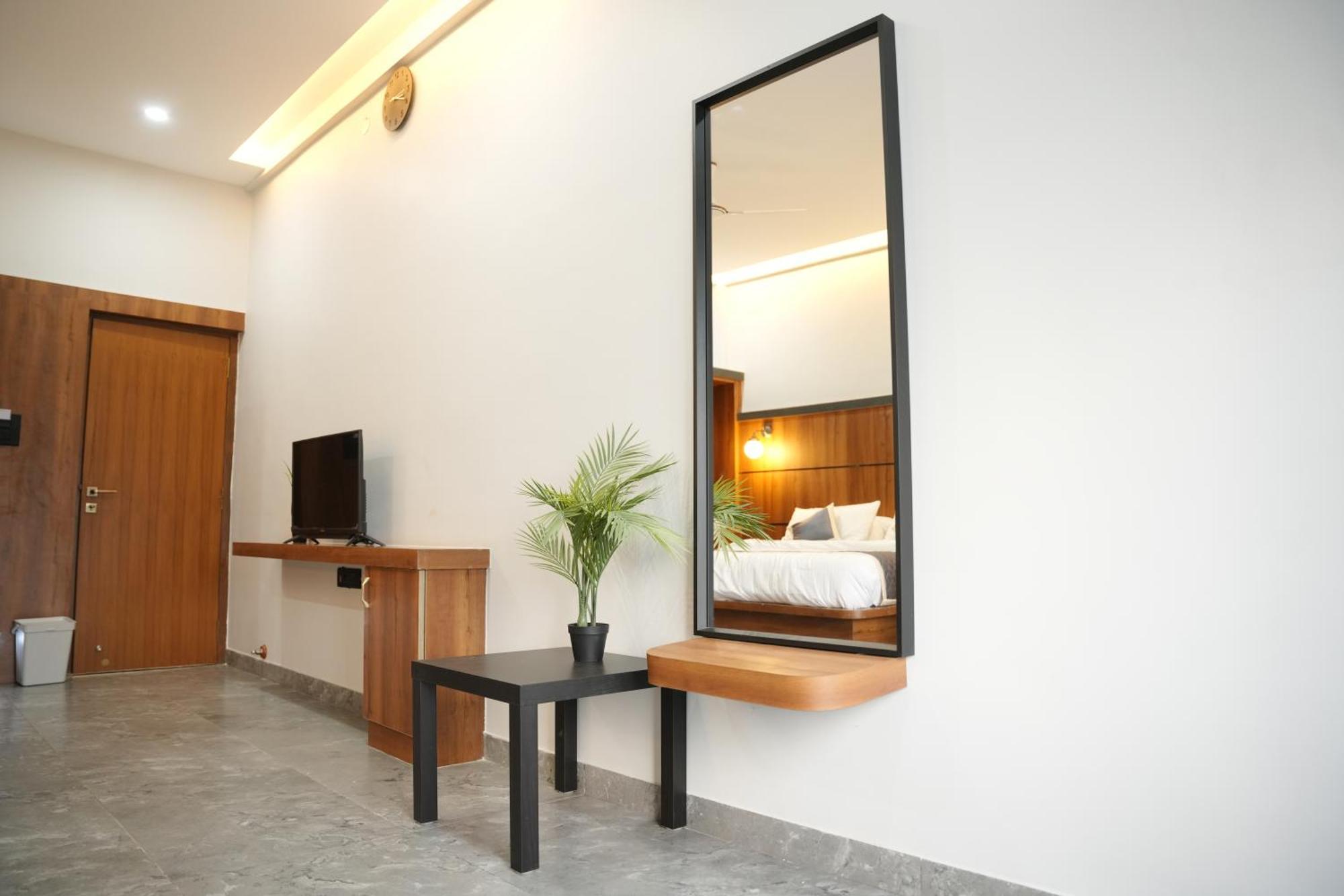 Sarvam Residency Hotell Sāgar Exteriör bild
