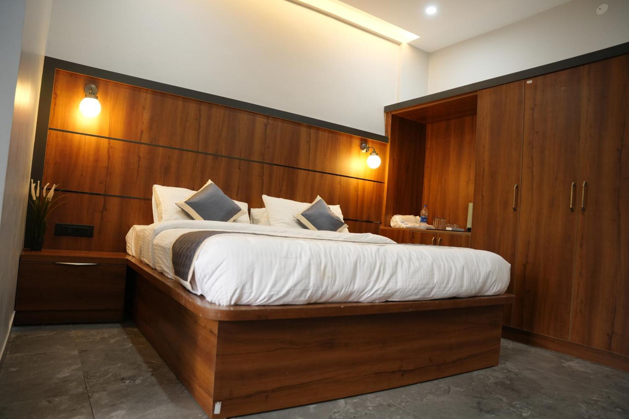 Sarvam Residency Hotell Sāgar Exteriör bild